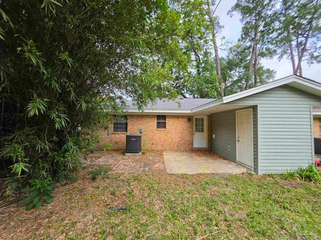 7816 Sabra Dr, Pensacola, FL 32514