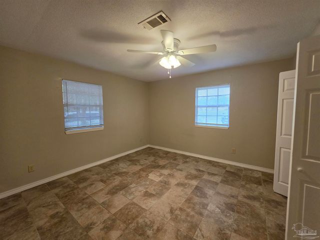 7816 Sabra Dr, Pensacola, FL 32514
