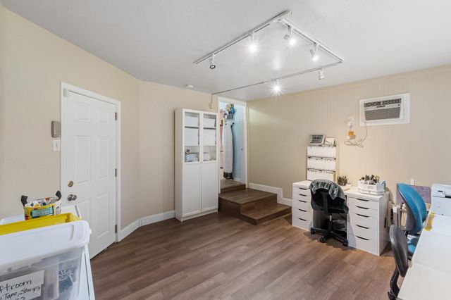 1052 E Apricot Avenue, Tulare, CA 93274