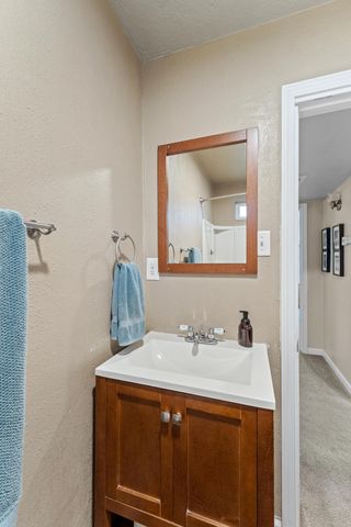 1052 E Apricot Avenue, Tulare, CA 93274