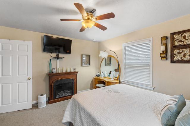 1052 E Apricot Avenue, Tulare, CA 93274