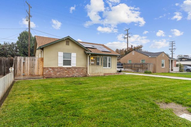 1052 E Apricot Avenue, Tulare, CA 93274