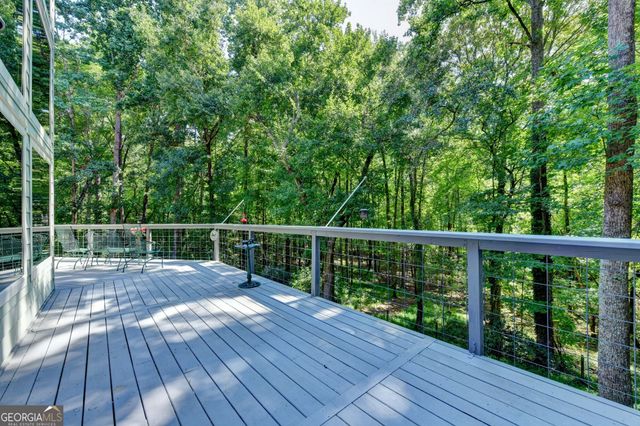 6173 Pine Circle, Flowery Branch, GA 30542