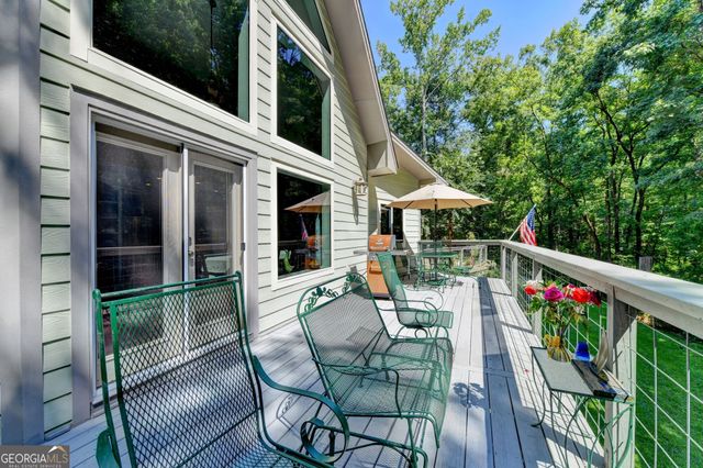 6173 Pine Circle, Flowery Branch, GA 30542