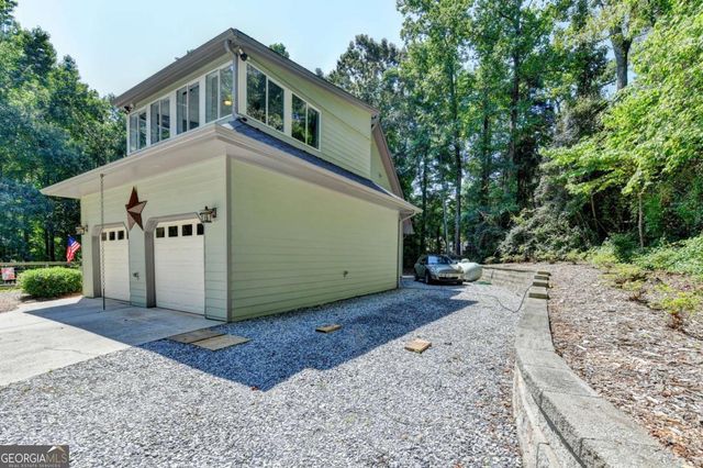 6173 Pine Circle, Flowery Branch, GA 30542