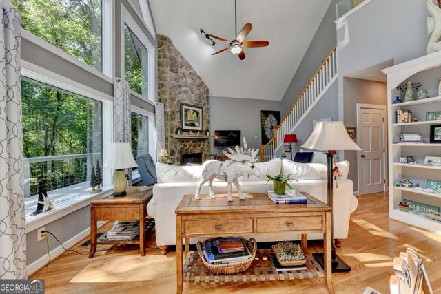 6173 Pine Circle, Flowery Branch, GA 30542