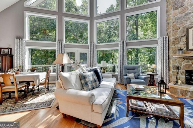 6173 Pine Circle, Flowery Branch, GA 30542