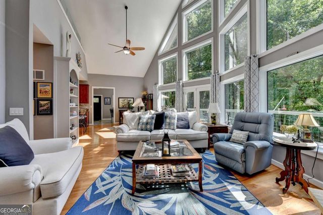 6173 Pine Circle, Flowery Branch, GA 30542