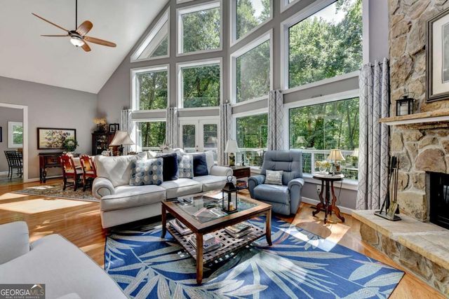 6173 Pine Circle, Flowery Branch, GA 30542