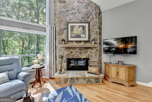 6173 Pine Circle, Flowery Branch, GA 30542