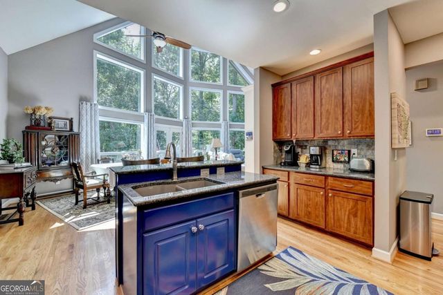 6173 Pine Circle, Flowery Branch, GA 30542