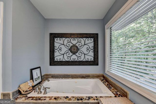 6173 Pine Circle, Flowery Branch, GA 30542