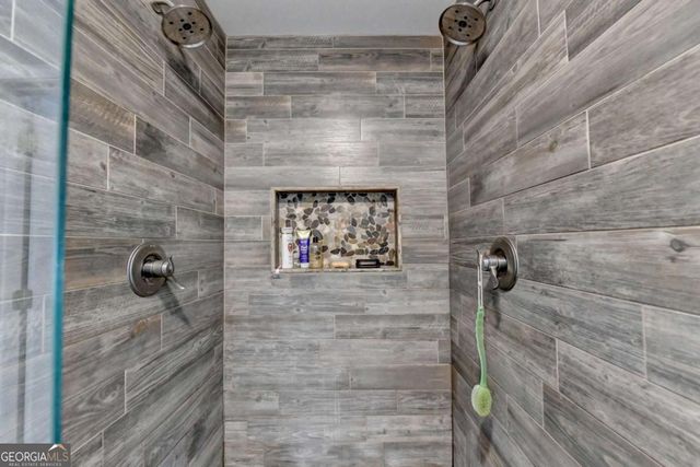 6173 Pine Circle, Flowery Branch, GA 30542
