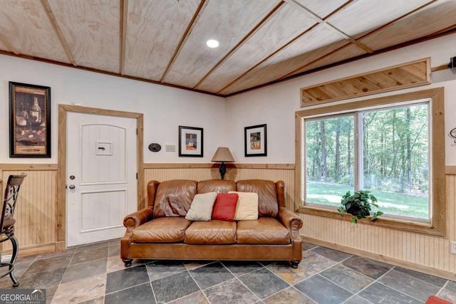 6173 Pine Circle, Flowery Branch, GA 30542