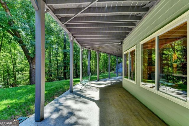 6173 Pine Circle, Flowery Branch, GA 30542