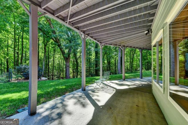 6173 Pine Circle, Flowery Branch, GA 30542