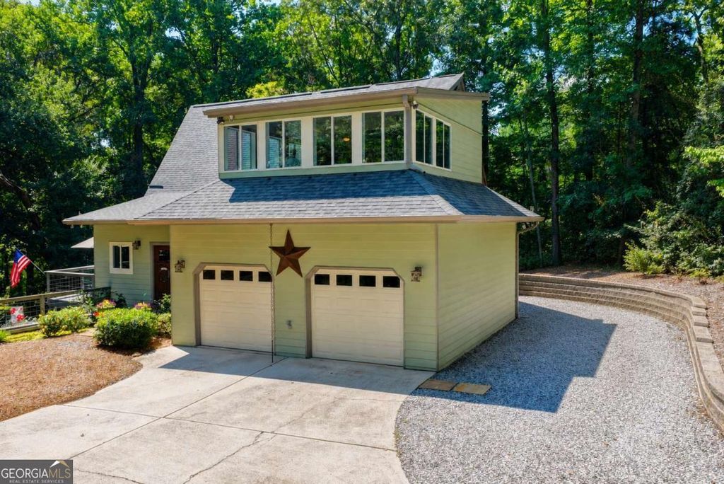 6173 Pine Circle, Flowery Branch, GA 30542