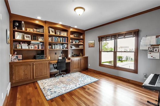 8154 Golden Oak Circle, Clarence, NY 14221