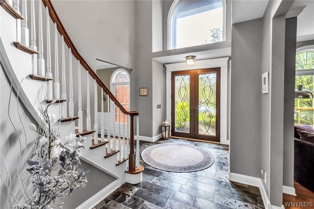 8154 Golden Oak Circle, Clarence, NY 14221