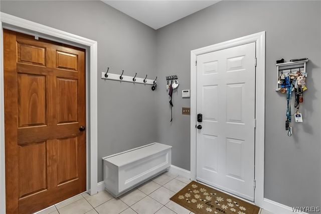 8154 Golden Oak Circle, Clarence, NY 14221
