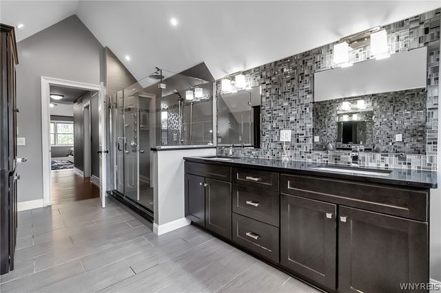 8154 Golden Oak Circle, Clarence, NY 14221