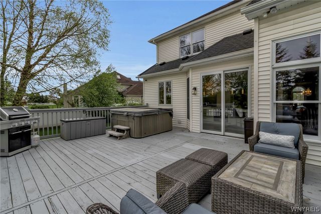 8154 Golden Oak Circle, Clarence, NY 14221