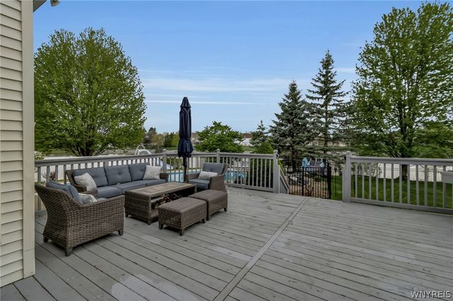 8154 Golden Oak Circle, Clarence, NY 14221