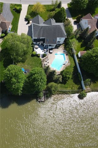 8154 Golden Oak Circle, Clarence, NY 14221