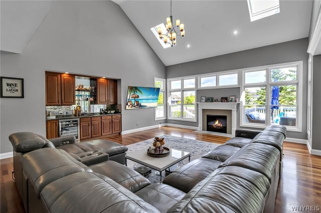 8154 Golden Oak Circle, Clarence, NY 14221