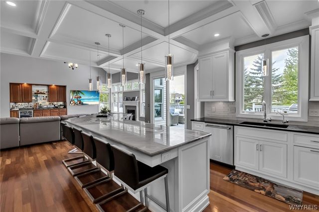 8154 Golden Oak Circle, Clarence, NY 14221