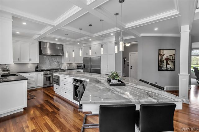 8154 Golden Oak Circle, Clarence, NY 14221