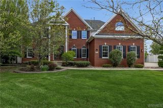 8154 Golden Oak Circle, Clarence, NY 14221