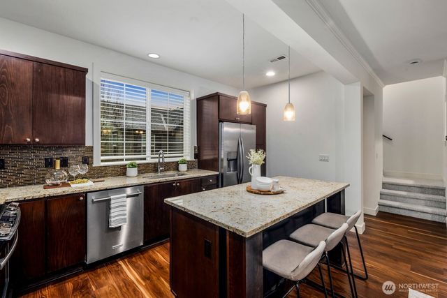 297 NE Denny Way, Issaquah, WA 98029