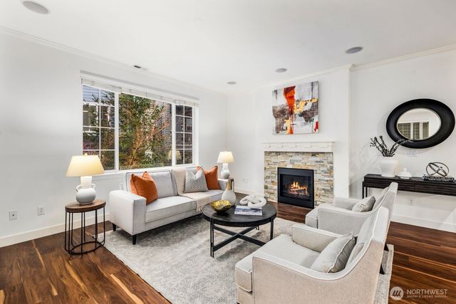 297 NE Denny Way, Issaquah, WA 98029