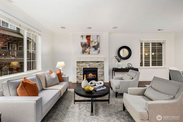 297 NE Denny Way, Issaquah, WA 98029