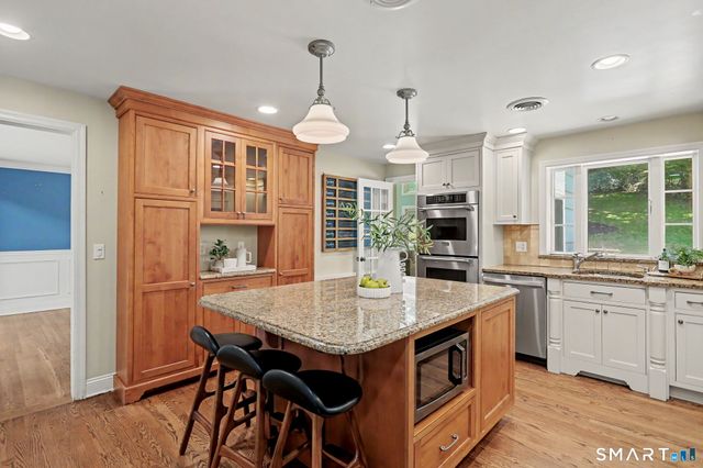 71 High Point Road, Westport, CT 06880