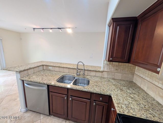 20660 N 40TH Street 1052, Phoenix, AZ 85050