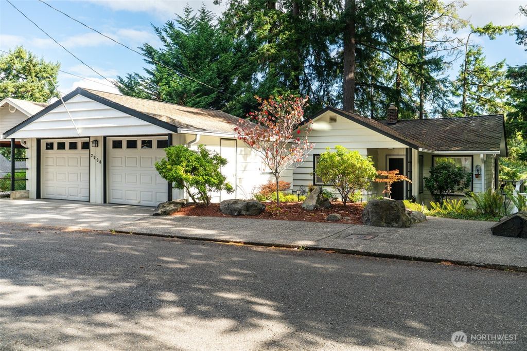 2008 Madrona Point Drive, Bremerton, WA 98312