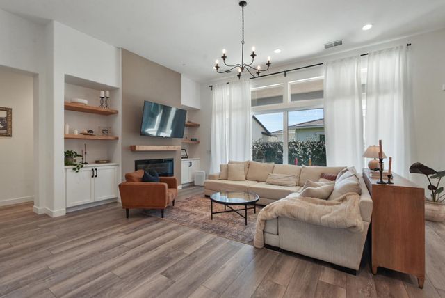 2513 Feathermint Ln, Turlock, CA 95382