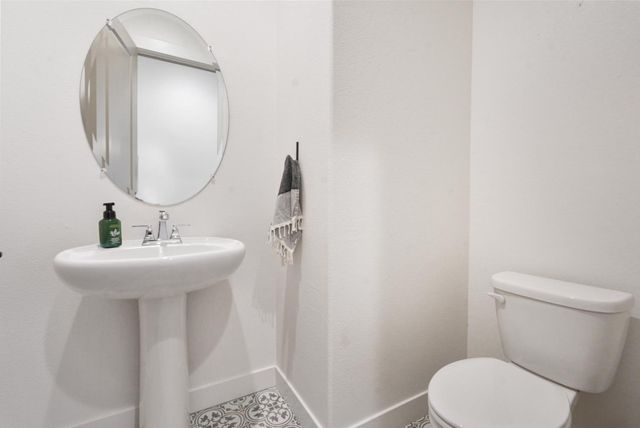 2513 Feathermint Ln, Turlock, CA 95382