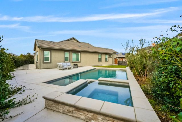 2513 Feathermint Ln, Turlock, CA 95382