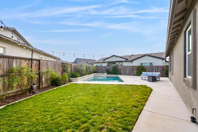 2513 Feathermint Ln, Turlock, CA 95382