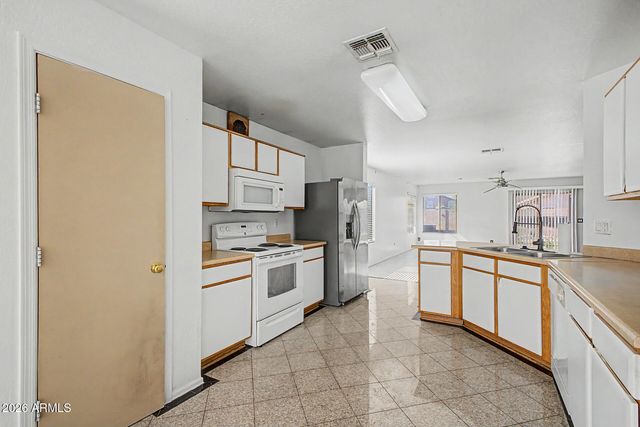 3222 W APOLLO Road, Phoenix, AZ 85041