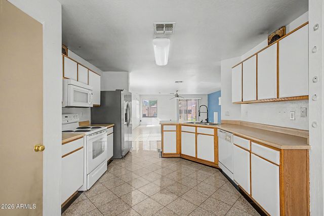 3222 W APOLLO Road, Phoenix, AZ 85041