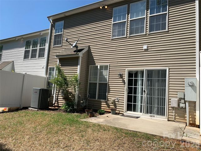 9043 Mcalwaine Preserve Avenue, Charlotte, NC 28277