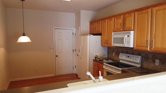 9043 Mcalwaine Preserve Avenue, Charlotte, NC 28277