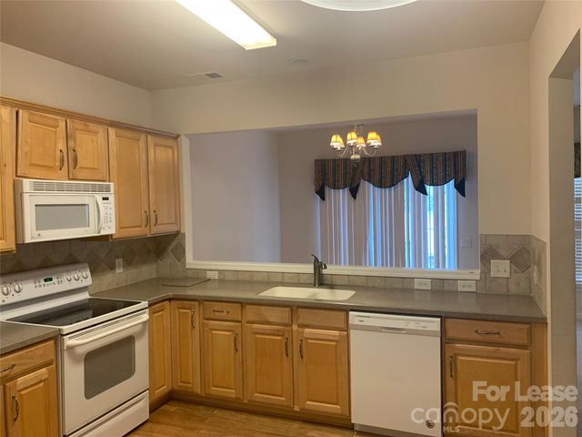 9043 Mcalwaine Preserve Avenue, Charlotte, NC 28277