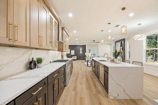 1755 SNAPFINGER Road, Decatur, GA 30032