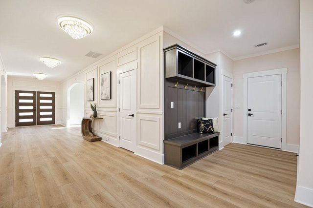 1755 SNAPFINGER Road, Decatur, GA 30032