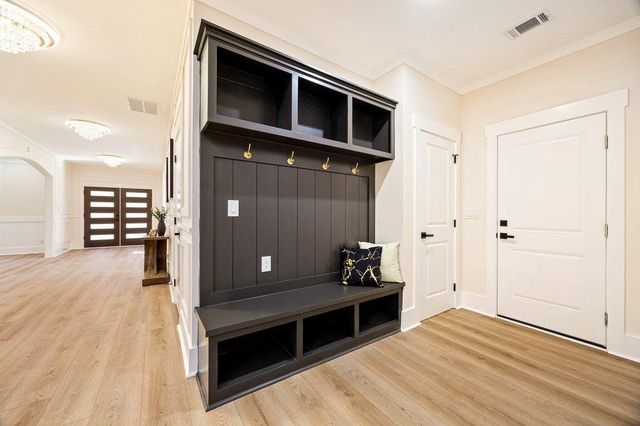 1755 SNAPFINGER Road, Decatur, GA 30032